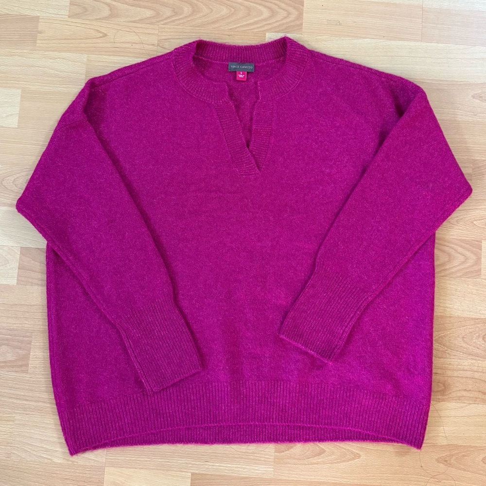 Vince Camuto Women's V-Neck Sweater in Fuchsia size S